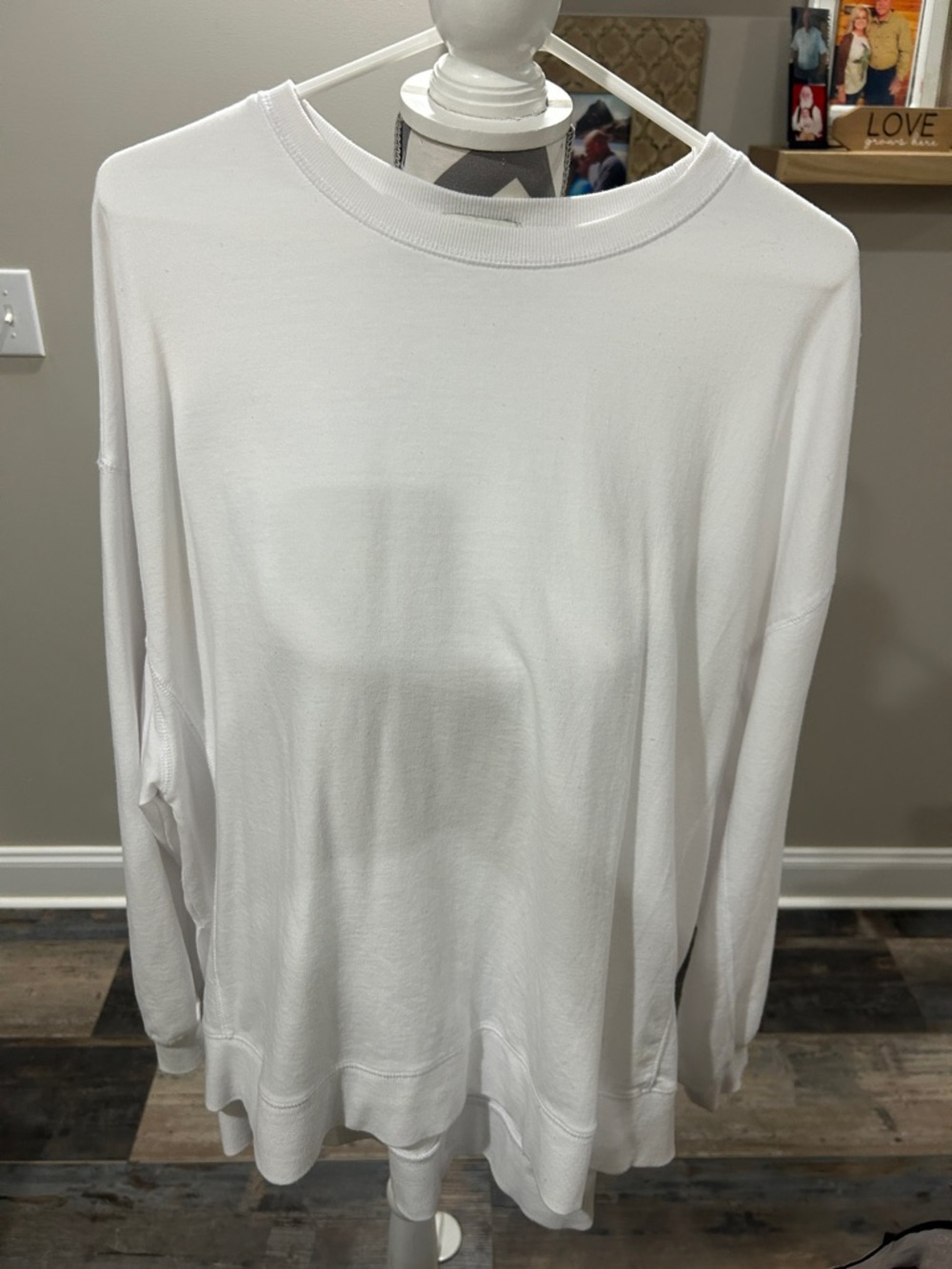 Z supply Classic White Long Sleeve Crewneck sweatshirt